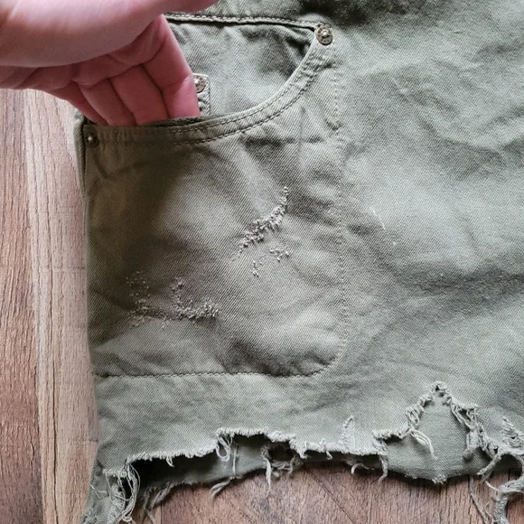 Free People Moonchild Distressed Denim Jacket / Shacket Olive Size Small - Picture 5 of 8